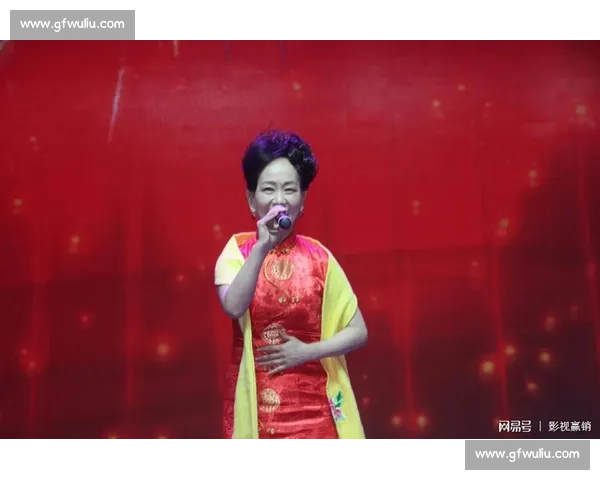 李娜旗袍坐镇晚宴，卡琳斯卡娅美出圈！香港网赛星光浓